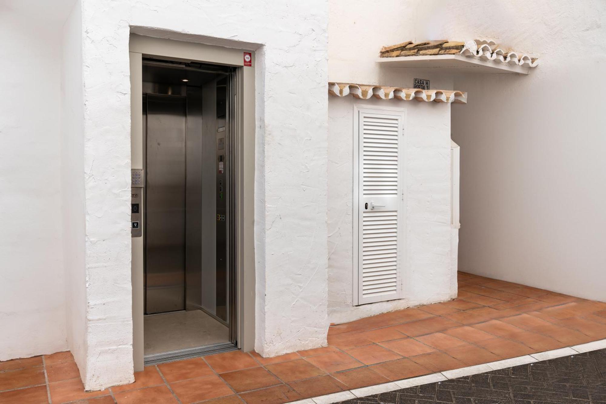 243-Fully Renovated-Puerto Banus Marbella Front Line Penthouseアパートメント エクステリア 写真