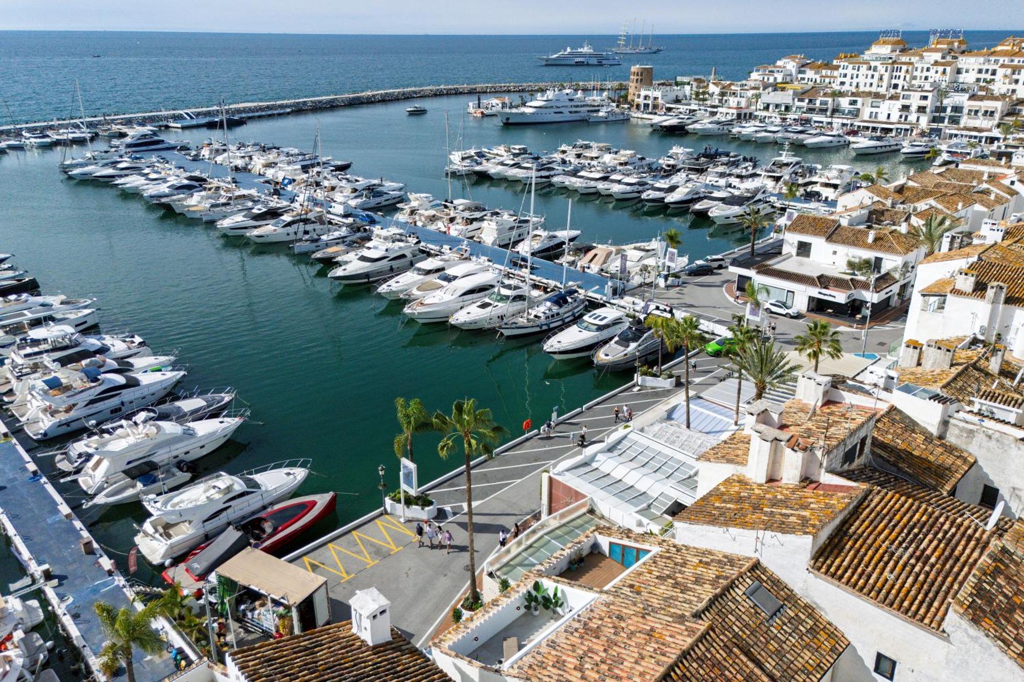 243-Fully Renovated-Puerto Banus Marbella Front Line Penthouseアパートメント エクステリア 写真