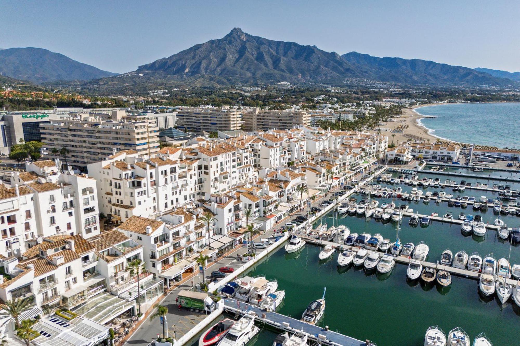 243-Fully Renovated-Puerto Banus Marbella Front Line Penthouseアパートメント エクステリア 写真